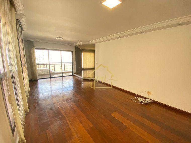 Apartamento à venda com 4 quartos, 240m² - Foto 1