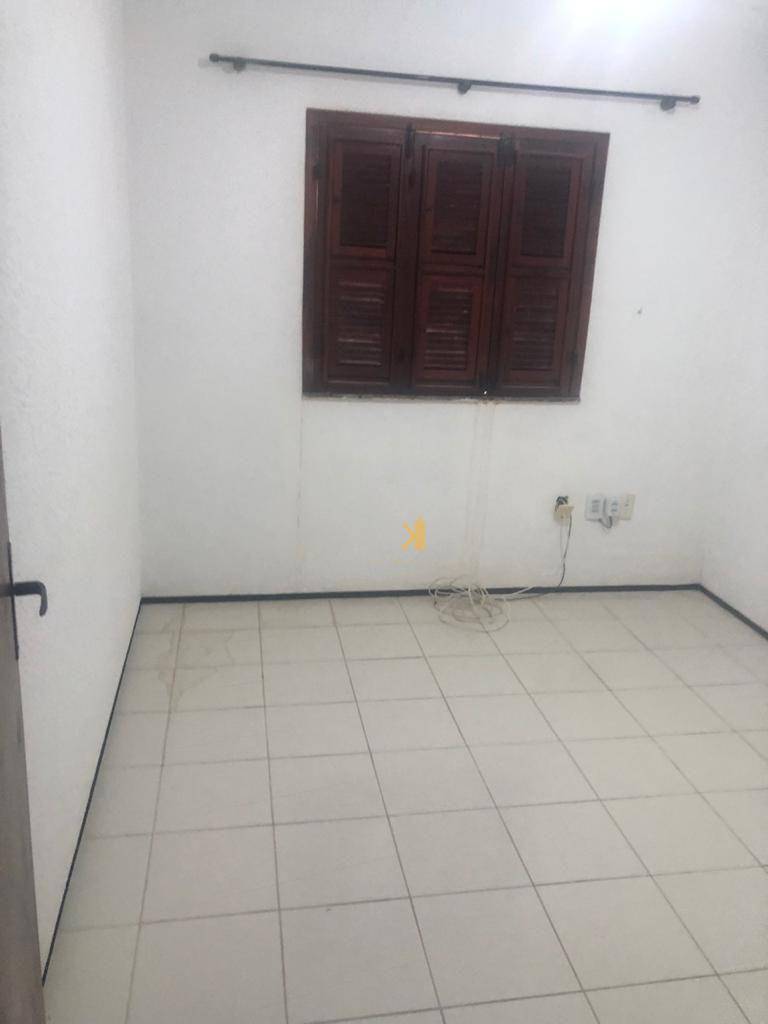 Casa à venda com 2 quartos, 100m² - Foto 3