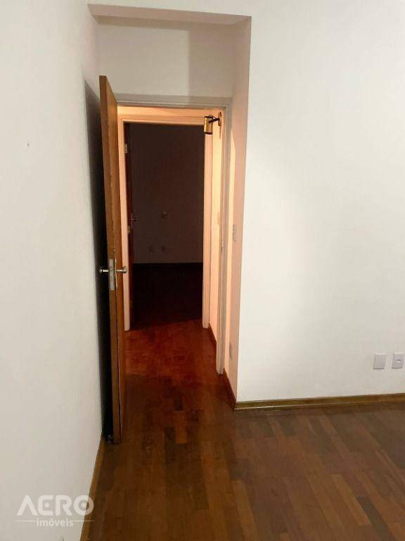 Apartamento à venda com 3 quartos, 107m² - Foto 6