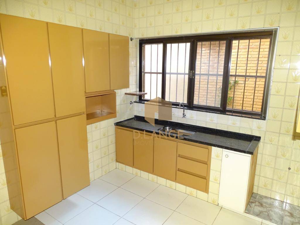 Casa à venda com 3 quartos, 237m² - Foto 18