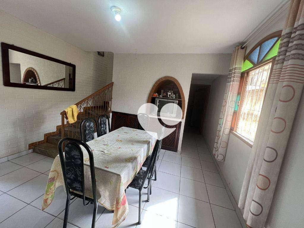 Casa à venda com 3 quartos, 408m² - Foto 1