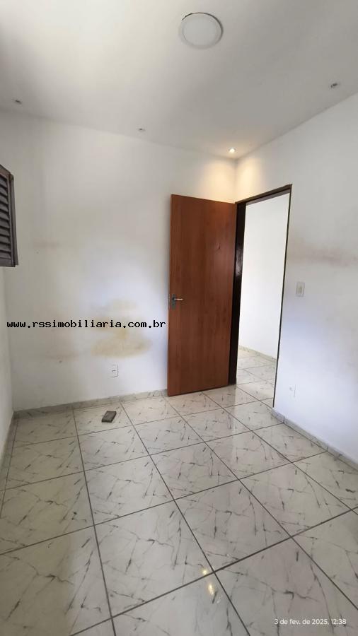 Casa à venda com 2 quartos, 70m² - Foto 12