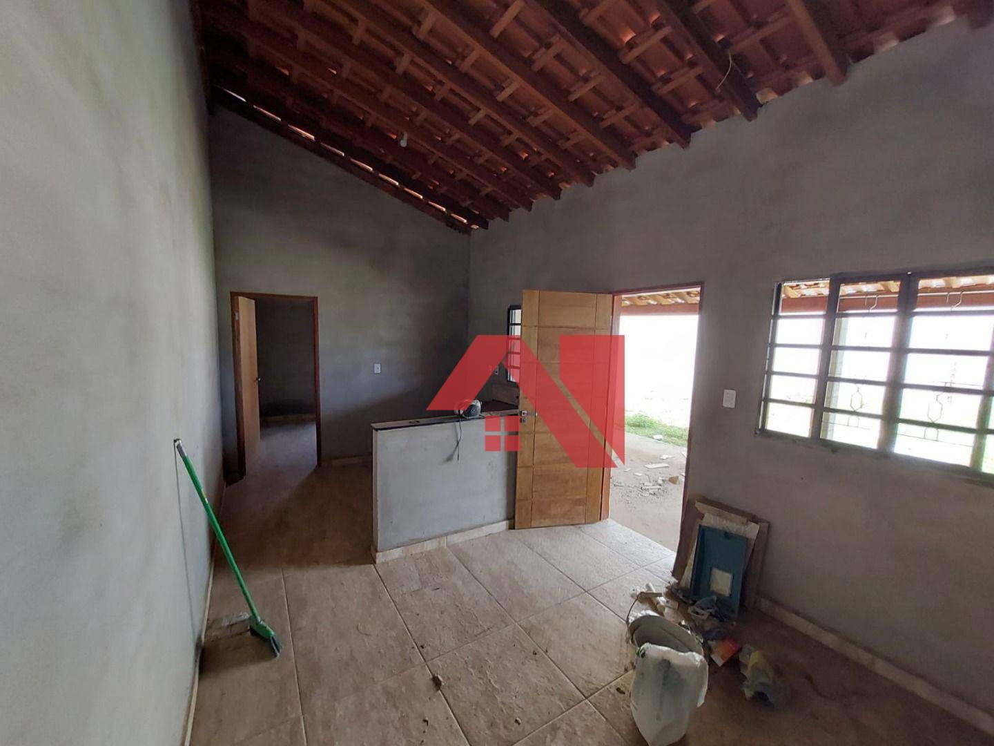 Casa à venda com 2 quartos, 105m² - Foto 2