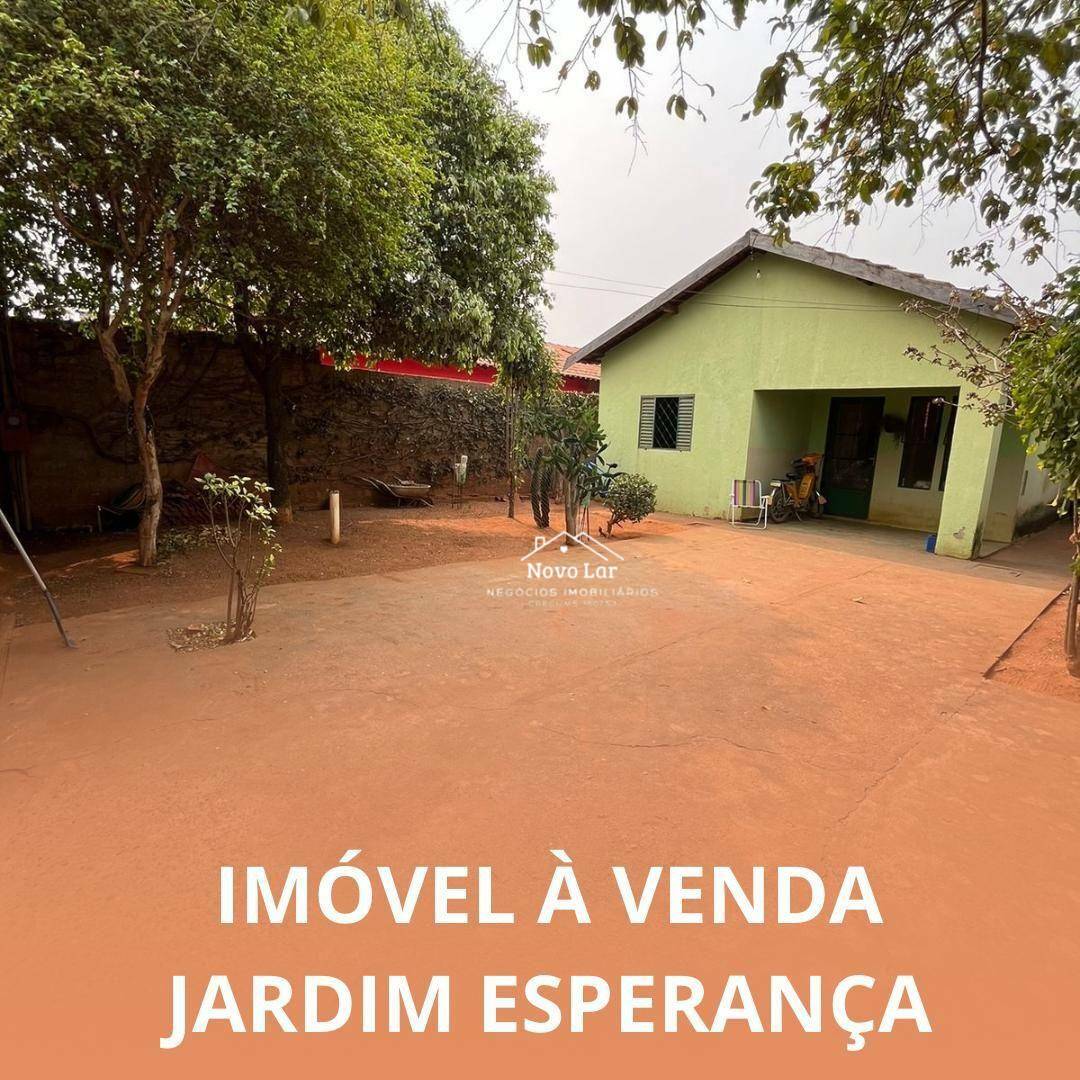 Casa à venda com 2 quartos, 70m² - Foto 1