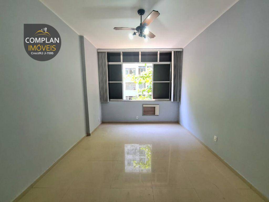 Apartamento à venda com 1 quarto, 39m² - Foto 1