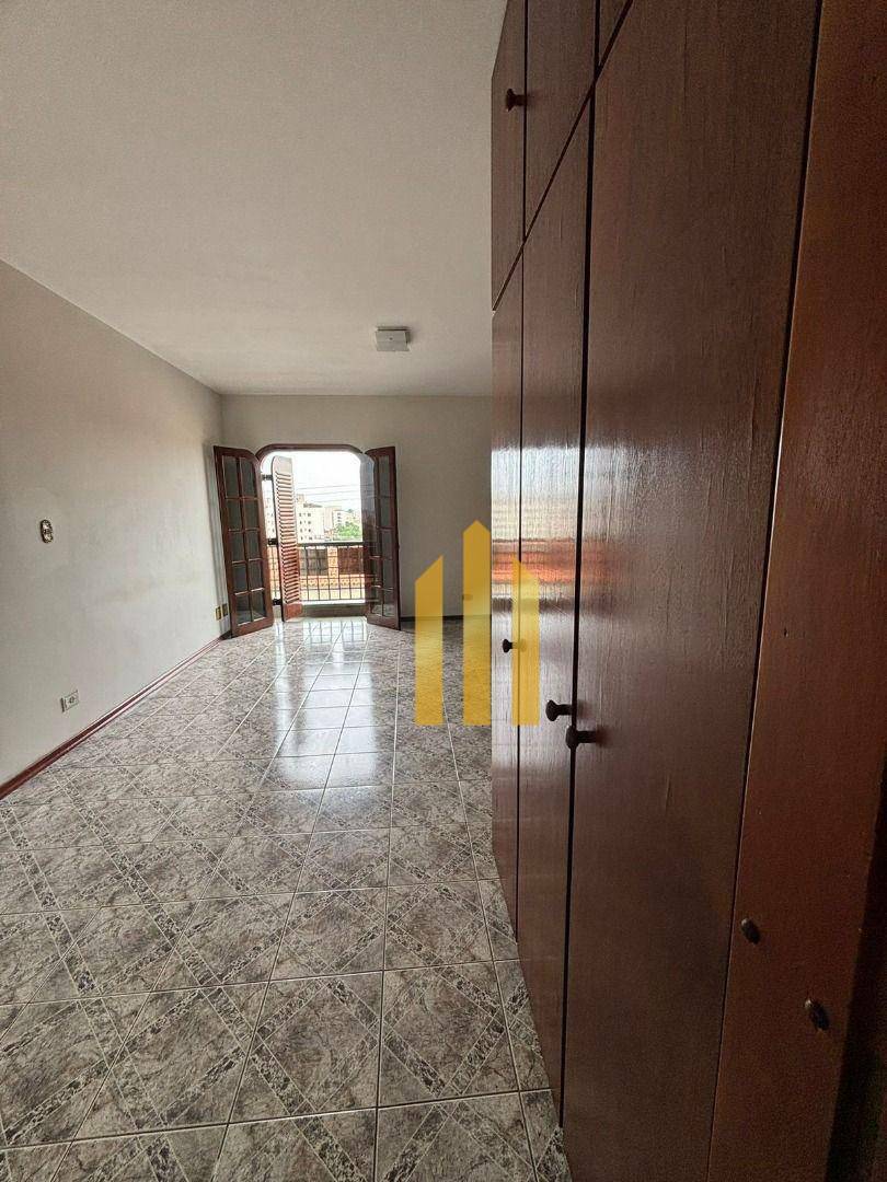 Sobrado à venda e aluguel com 3 quartos, 230m² - Foto 8