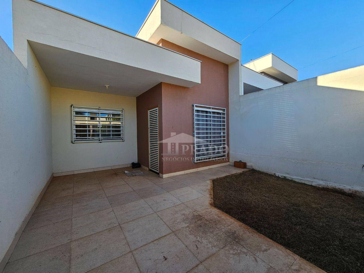 Casa à venda com 2 quartos, 63m² - Foto 1