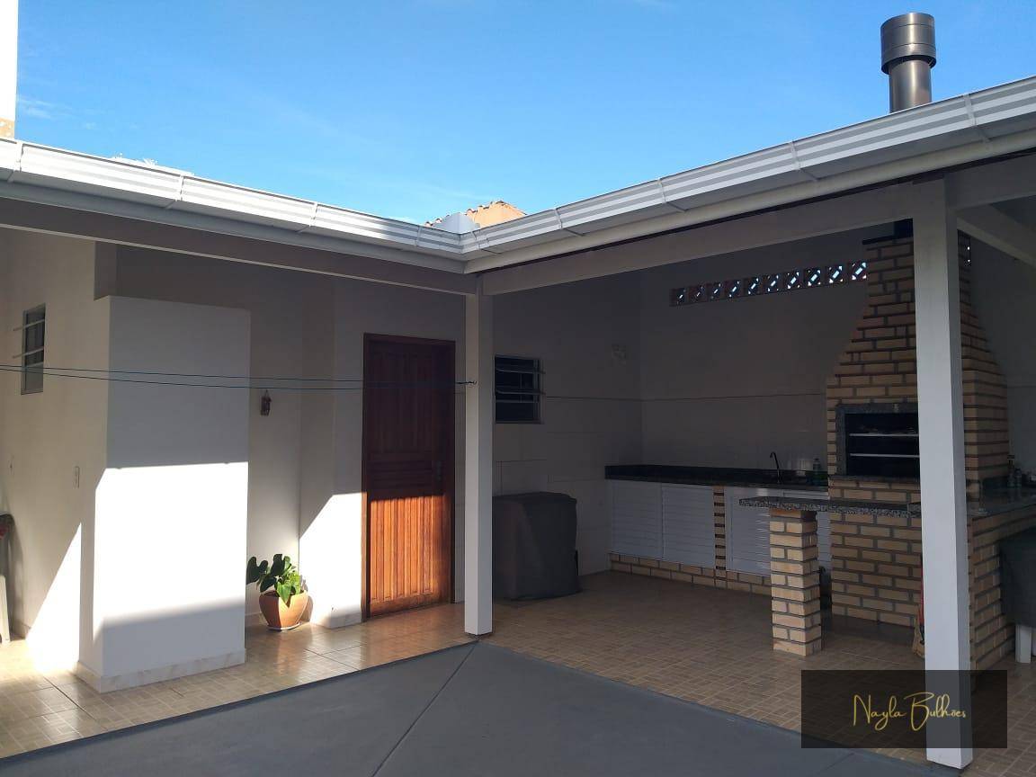 Casa à venda com 3 quartos, 130m² - Foto 3