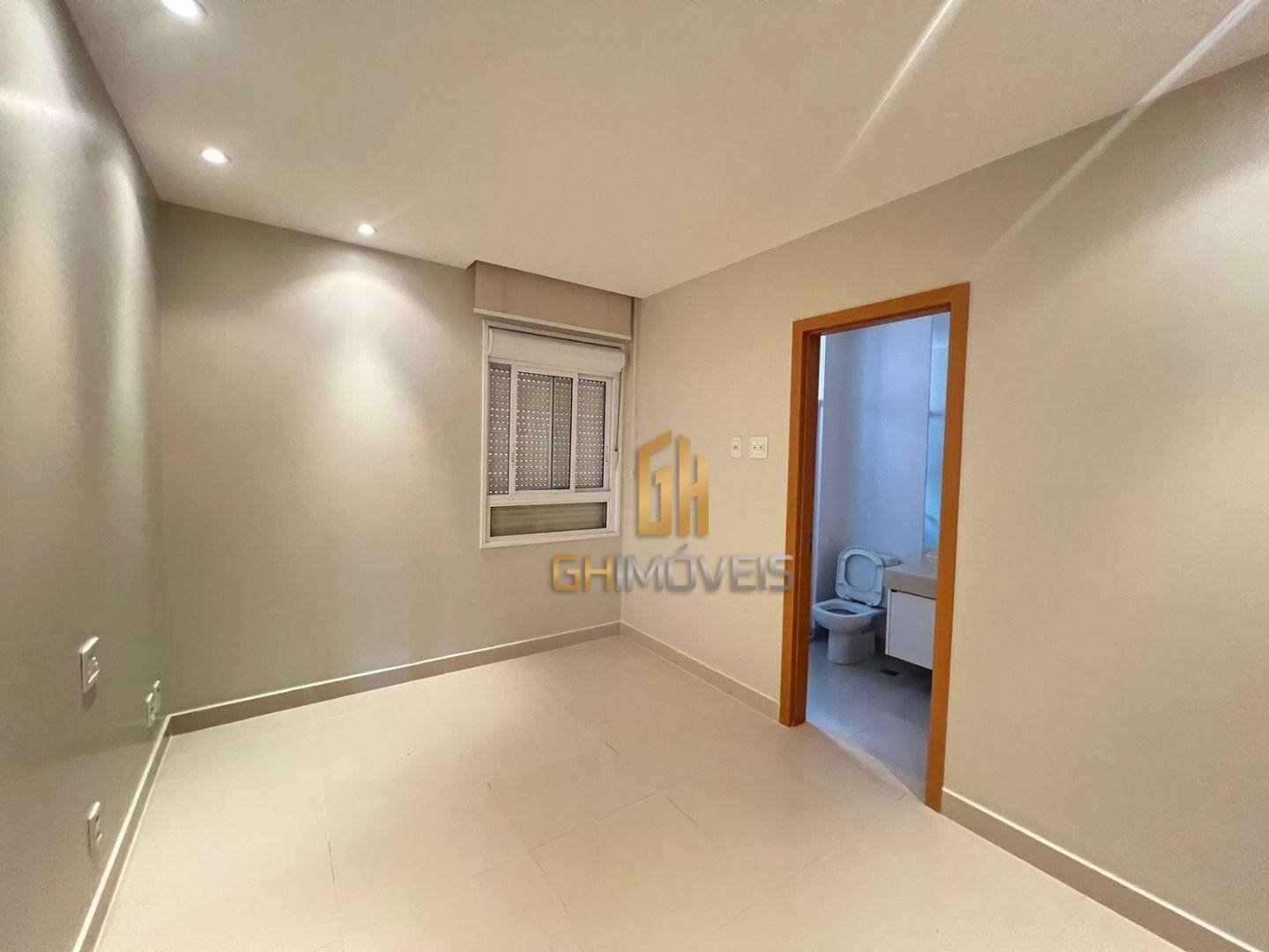 Apartamento à venda com 4 quartos, 216m² - Foto 13