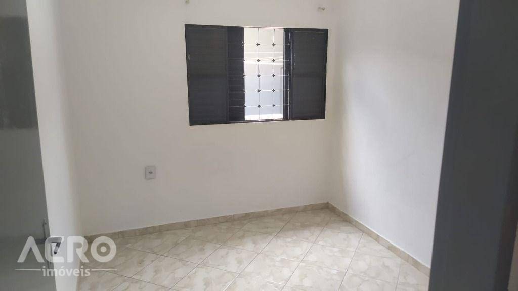 Casa para alugar com 2 quartos, 90m² - Foto 12