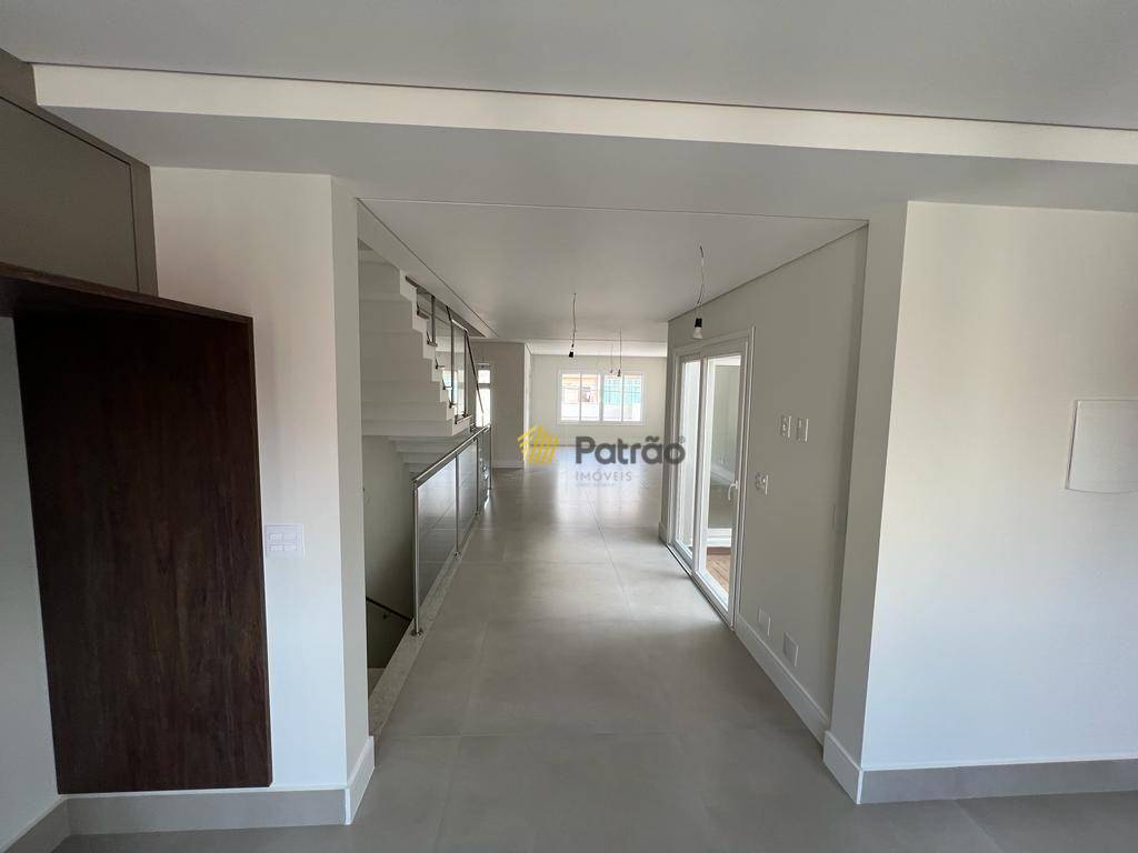 Sobrado à venda com 3 quartos, 250m² - Foto 22