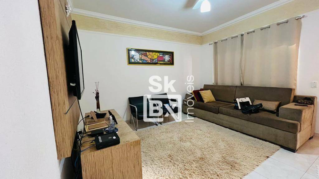 Casa à venda com 3 quartos, 150m² - Foto 1