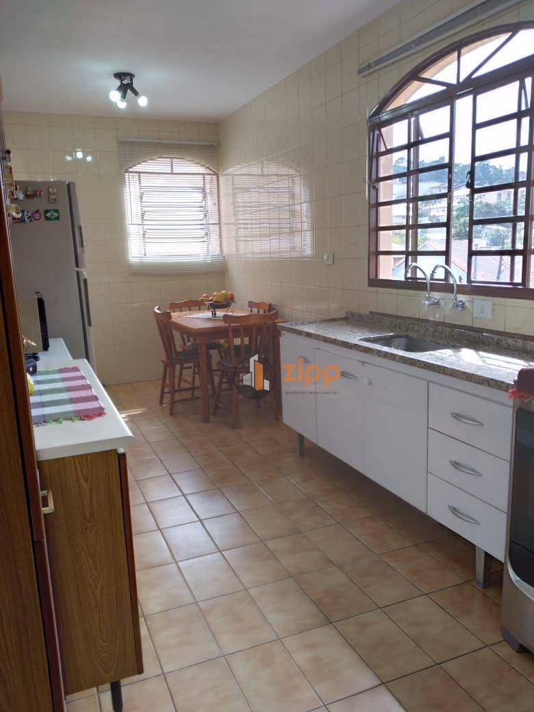 Sobrado à venda com 4 quartos, 210m² - Foto 4