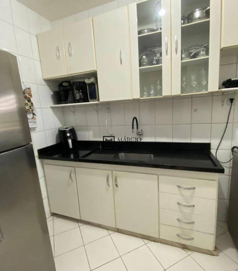 Apartamento à venda com 3 quartos, 74m² - Foto 4