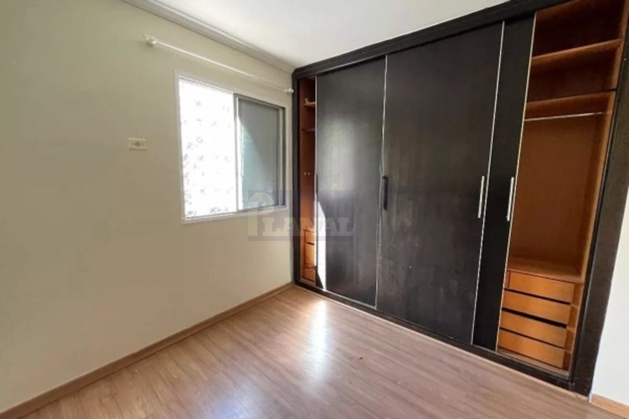 Apartamento à venda com 2 quartos, 68m² - Foto 4