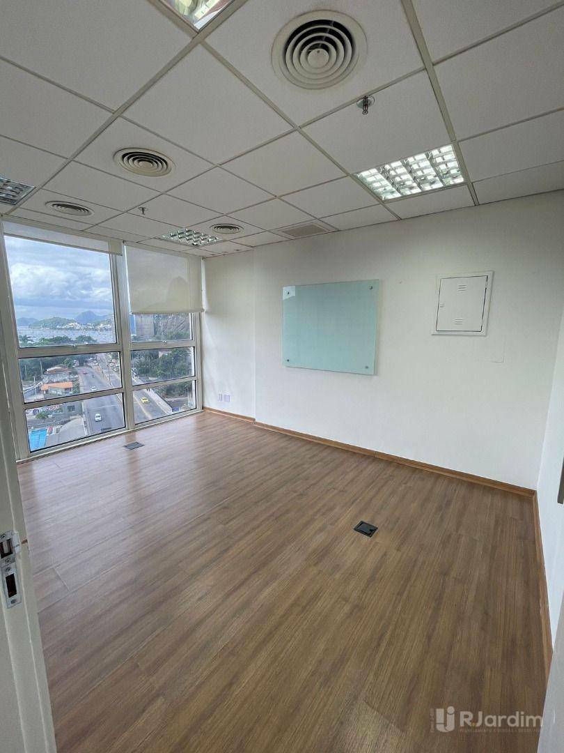 Prédio Inteiro para alugar, 300m² - Foto 14