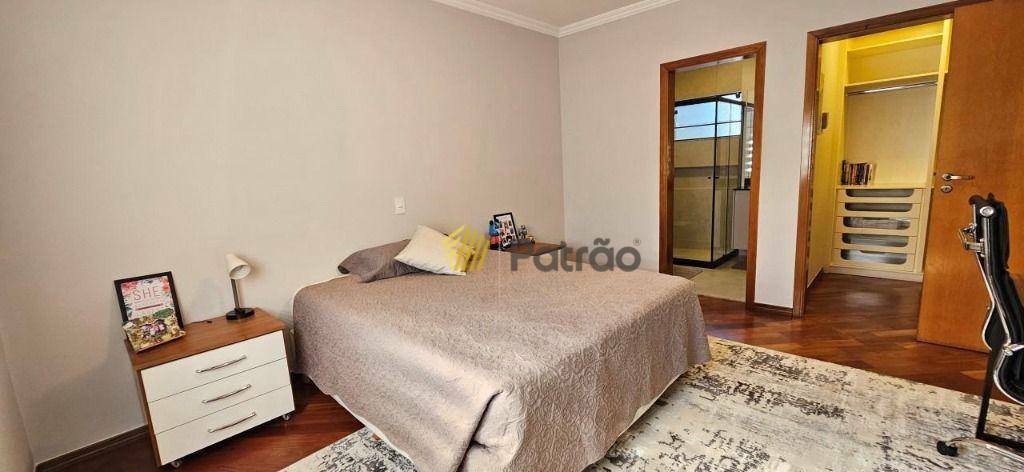 Casa à venda com 4 quartos, 382m² - Foto 59