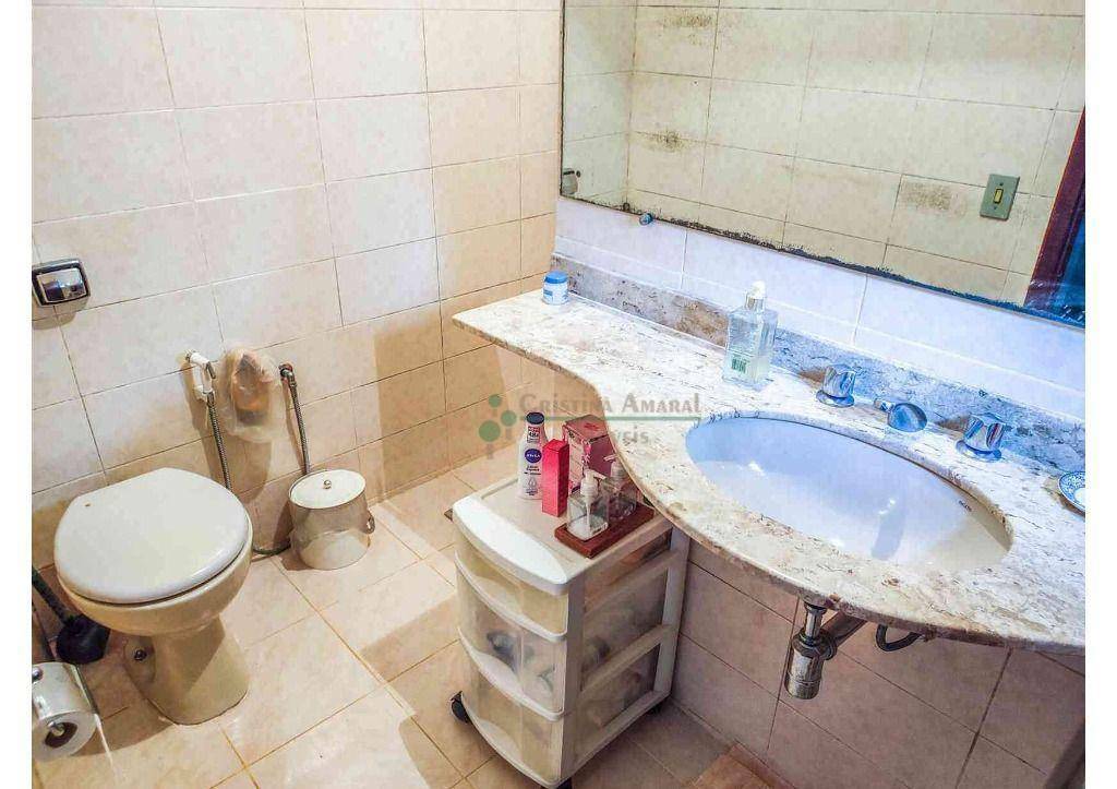 Casa de Condomínio à venda com 4 quartos, 300m² - Foto 14