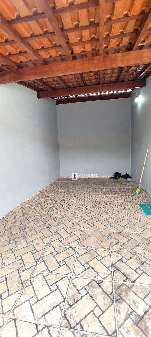 Casa à venda com 4 quartos, 212m² - Foto 3