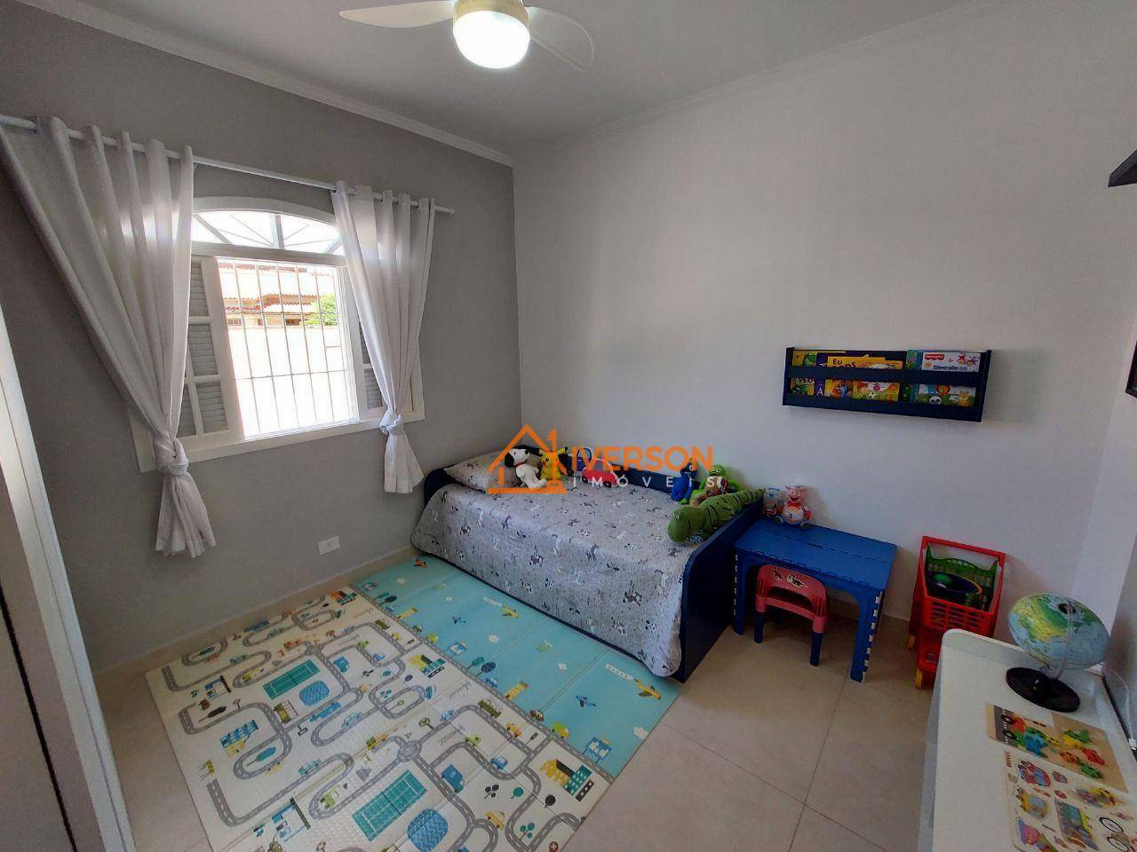 Casa à venda com 3 quartos, 190m² - Foto 18