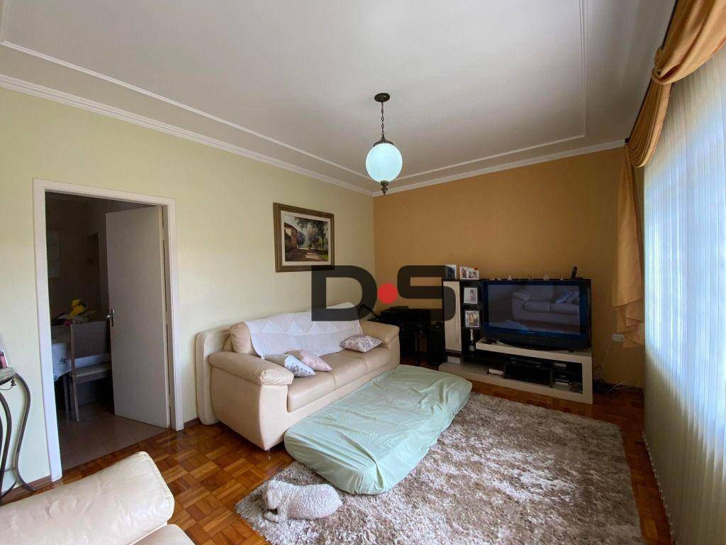 Casa à venda com 3 quartos, 127m² - Foto 1