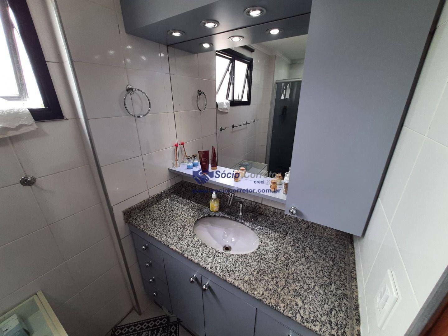 Apartamento à venda com 3 quartos, 121m² - Foto 8