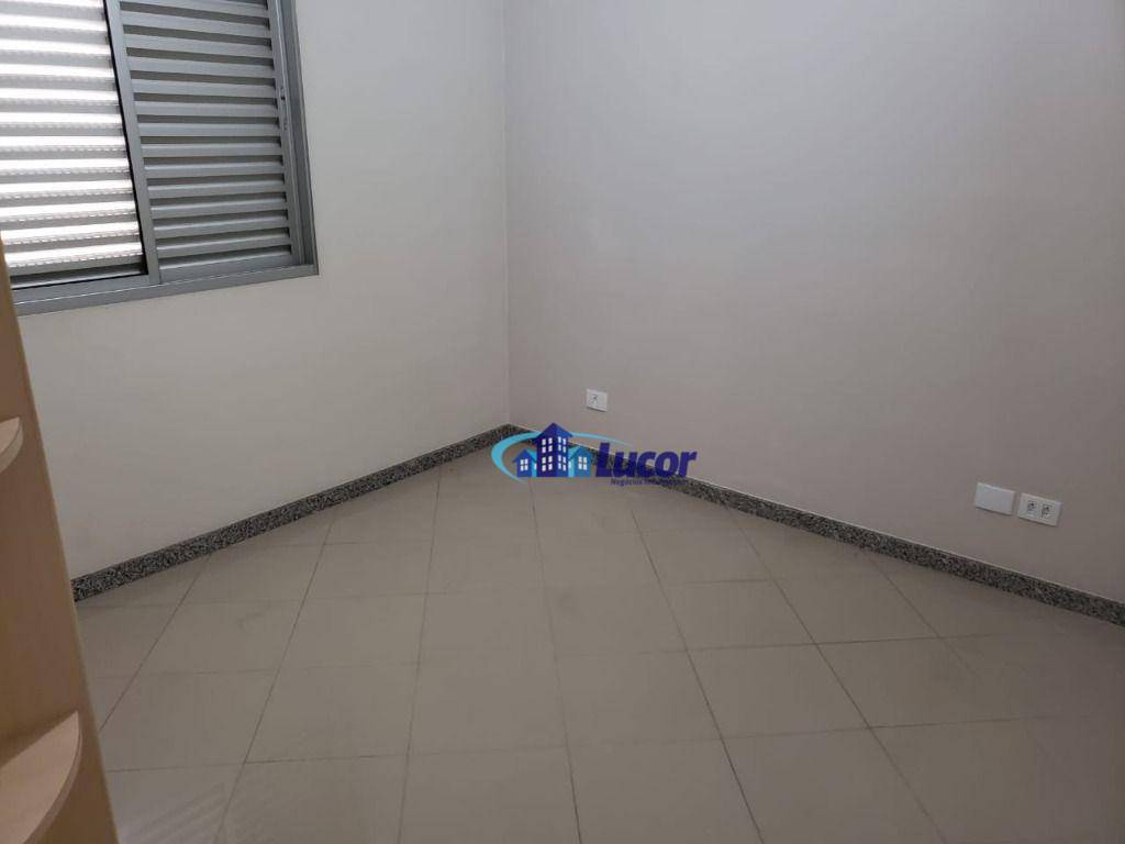 Sobrado à venda com 3 quartos, 210m² - Foto 3