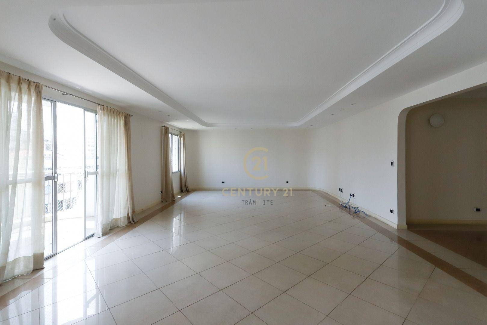 Apartamento para alugar com 4 quartos, 312m² - Foto 2