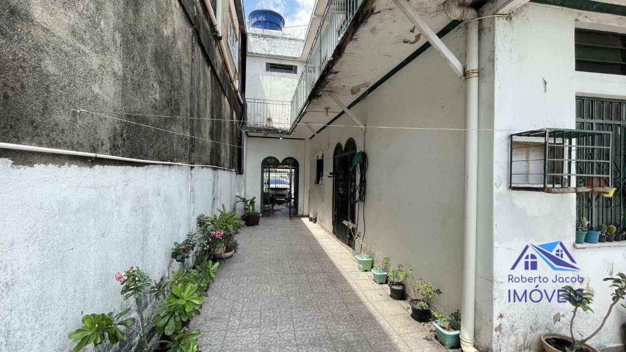 Casa à venda com 4 quartos, 250m² - Foto 10