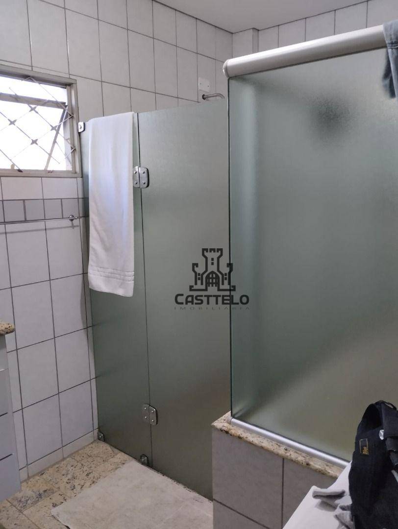 Sobrado à venda com 7 quartos, 200m² - Foto 13