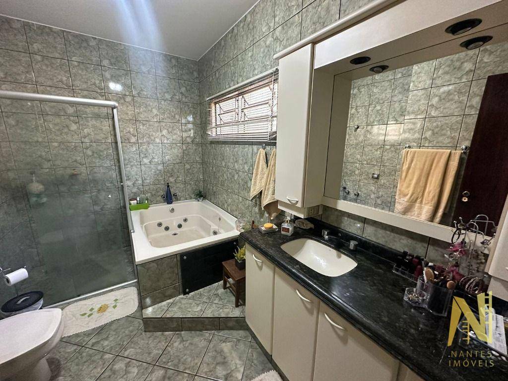 Casa à venda com 4 quartos, 210m² - Foto 20