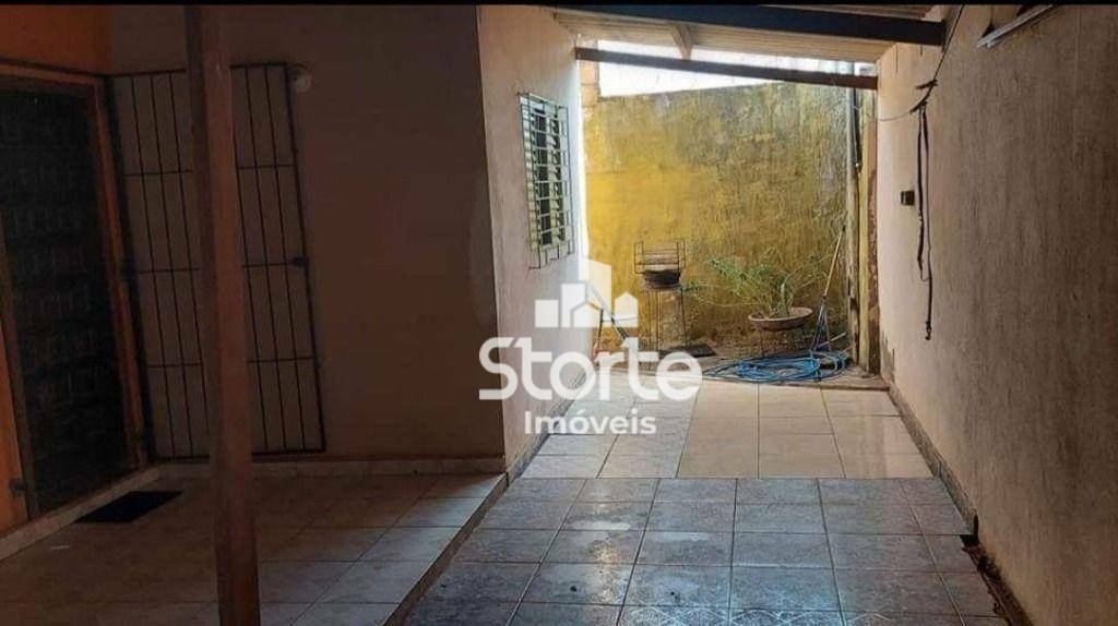 Casa à venda com 5 quartos, 205m² - Foto 6