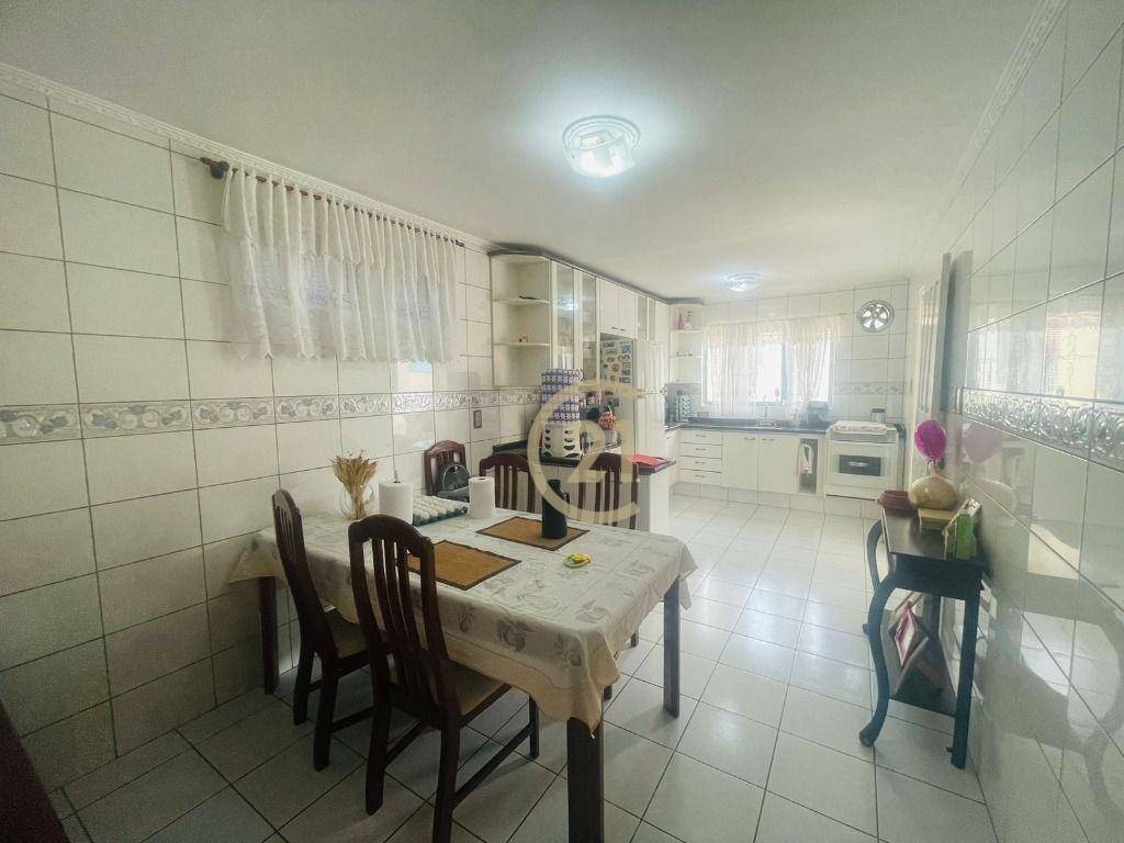 Casa à venda com 3 quartos, 186m² - Foto 8