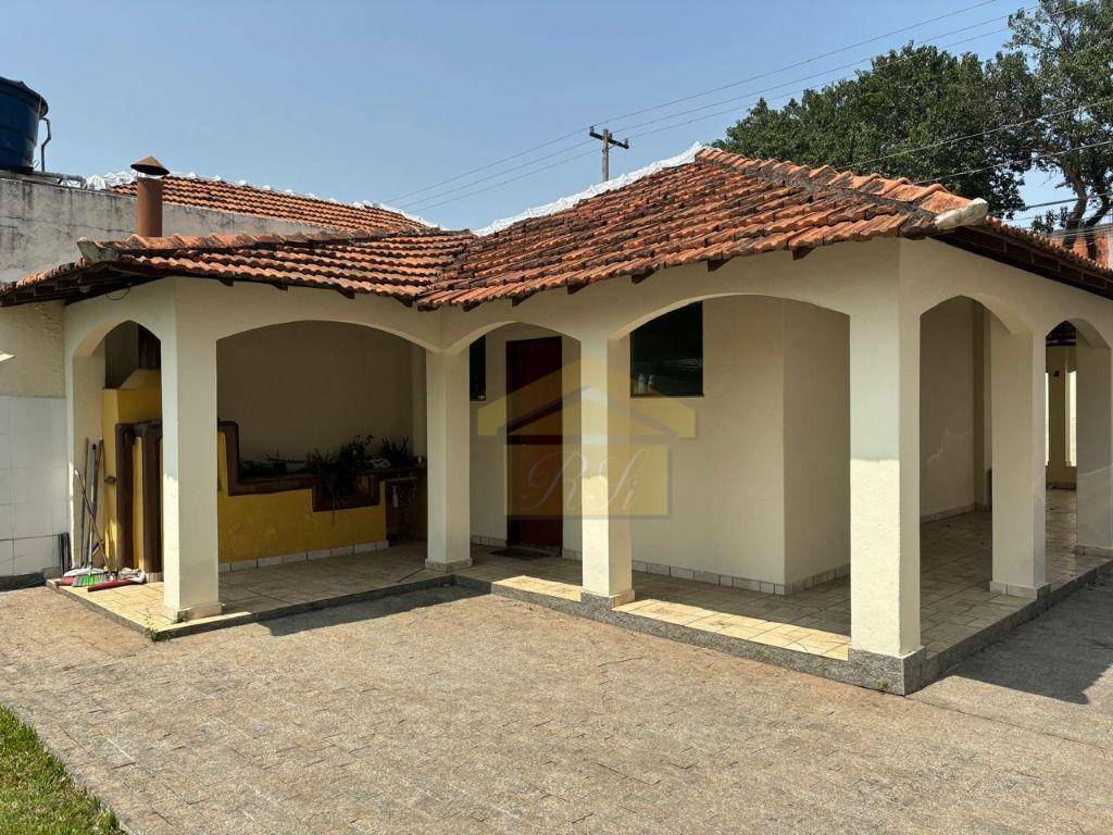 Casa para alugar com 2 quartos, 180m² - Foto 2