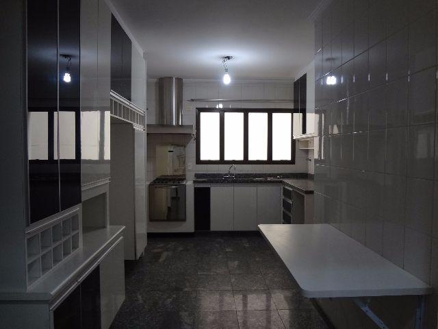 Apartamento à venda com 4 quartos, 211m² - Foto 16