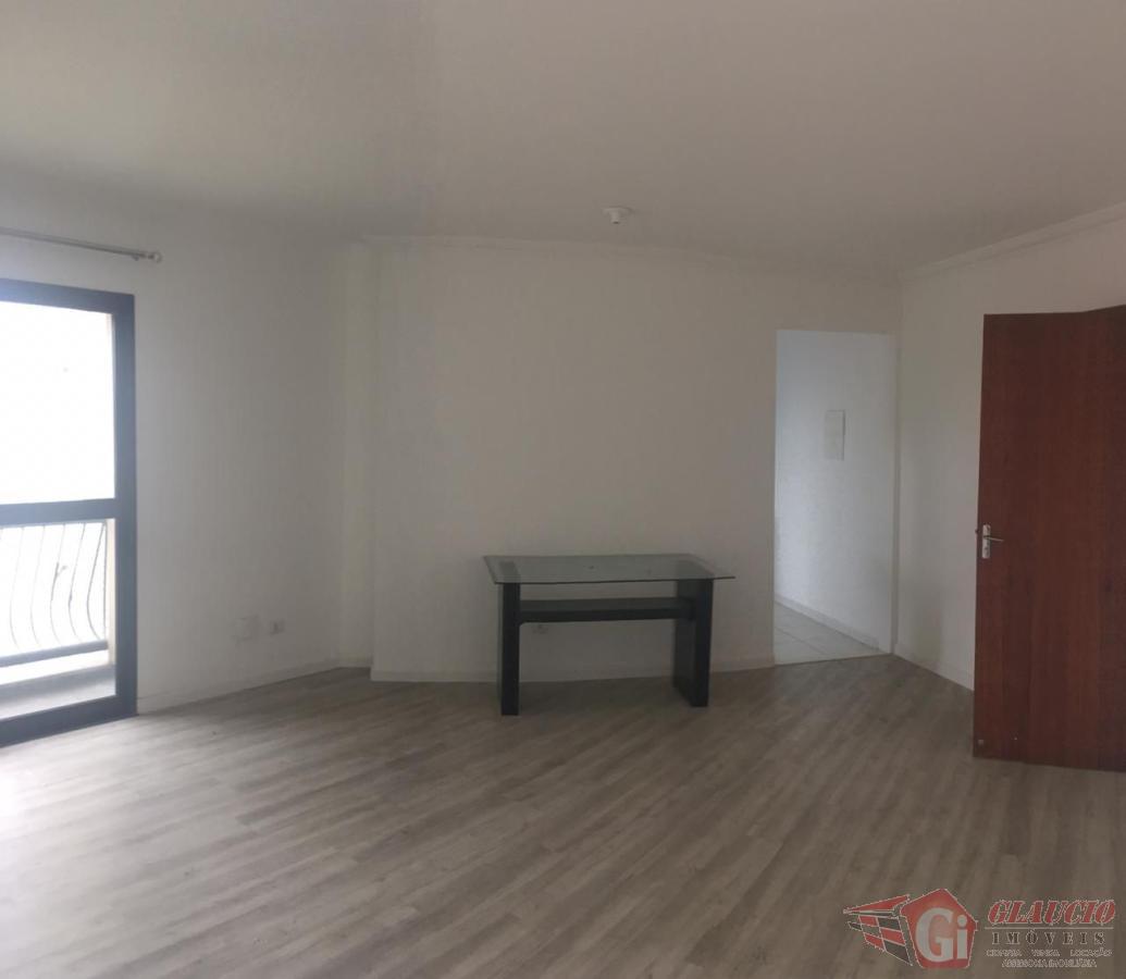 Apartamento à venda com 2 quartos, 68m² - Foto 2
