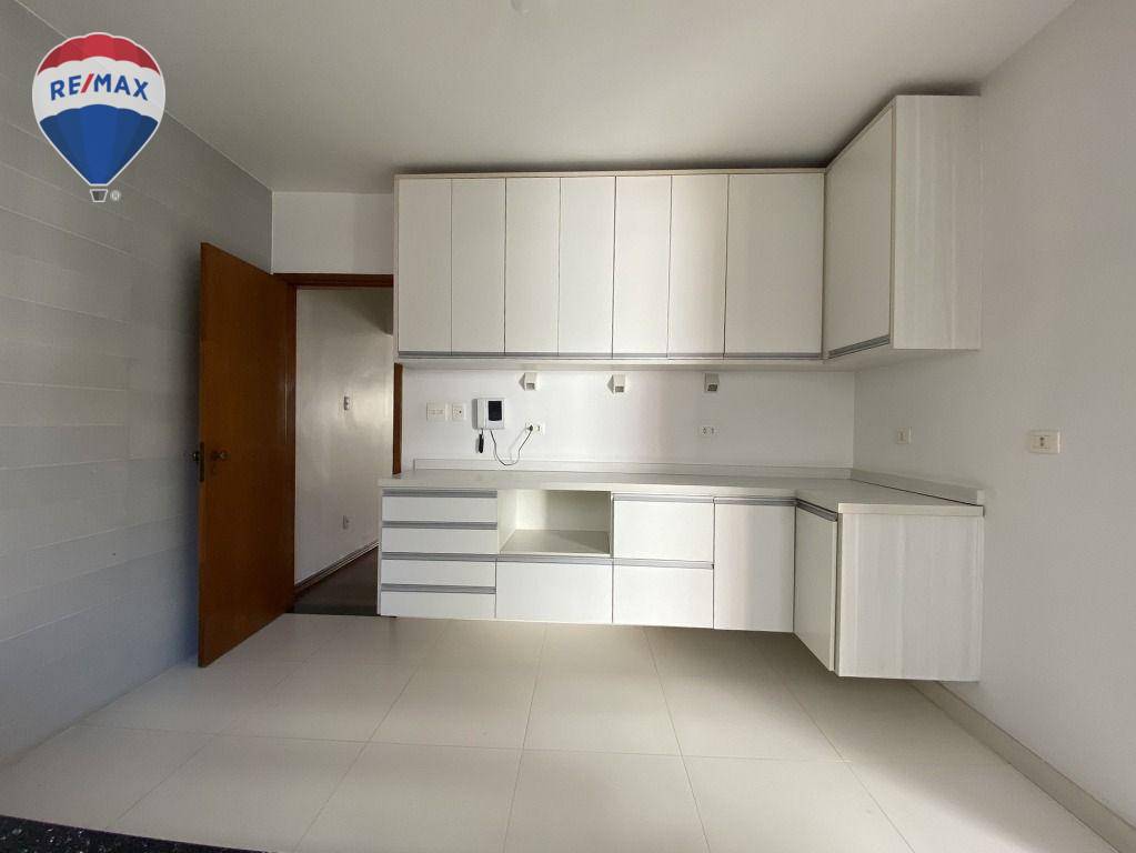 Casa para alugar com 5 quartos, 282m² - Foto 23