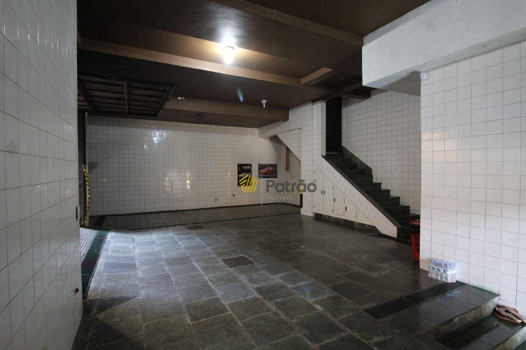 Sobrado à venda com 4 quartos, 503m² - Foto 2