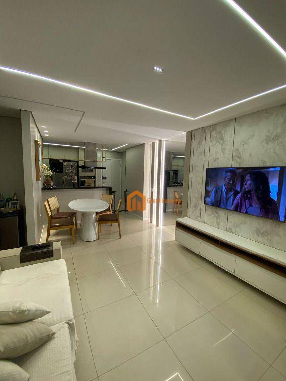 Apartamento à venda com 3 quartos, 80m² - Foto 3