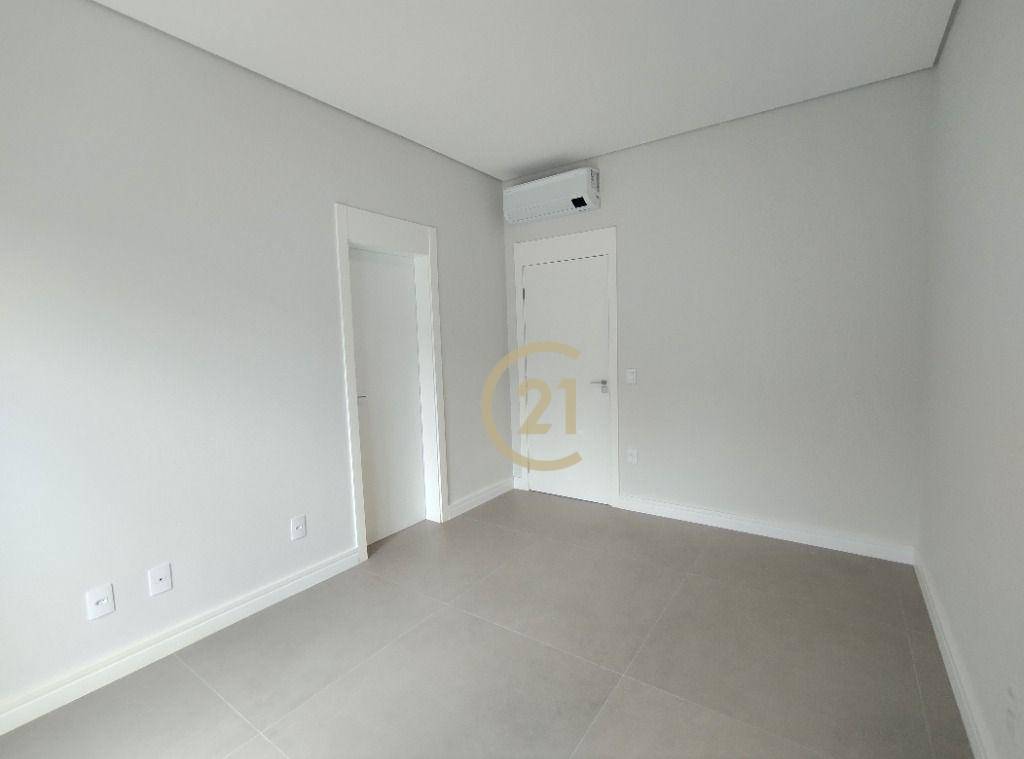 Casa de Condomínio à venda com 4 quartos, 210m² - Foto 10