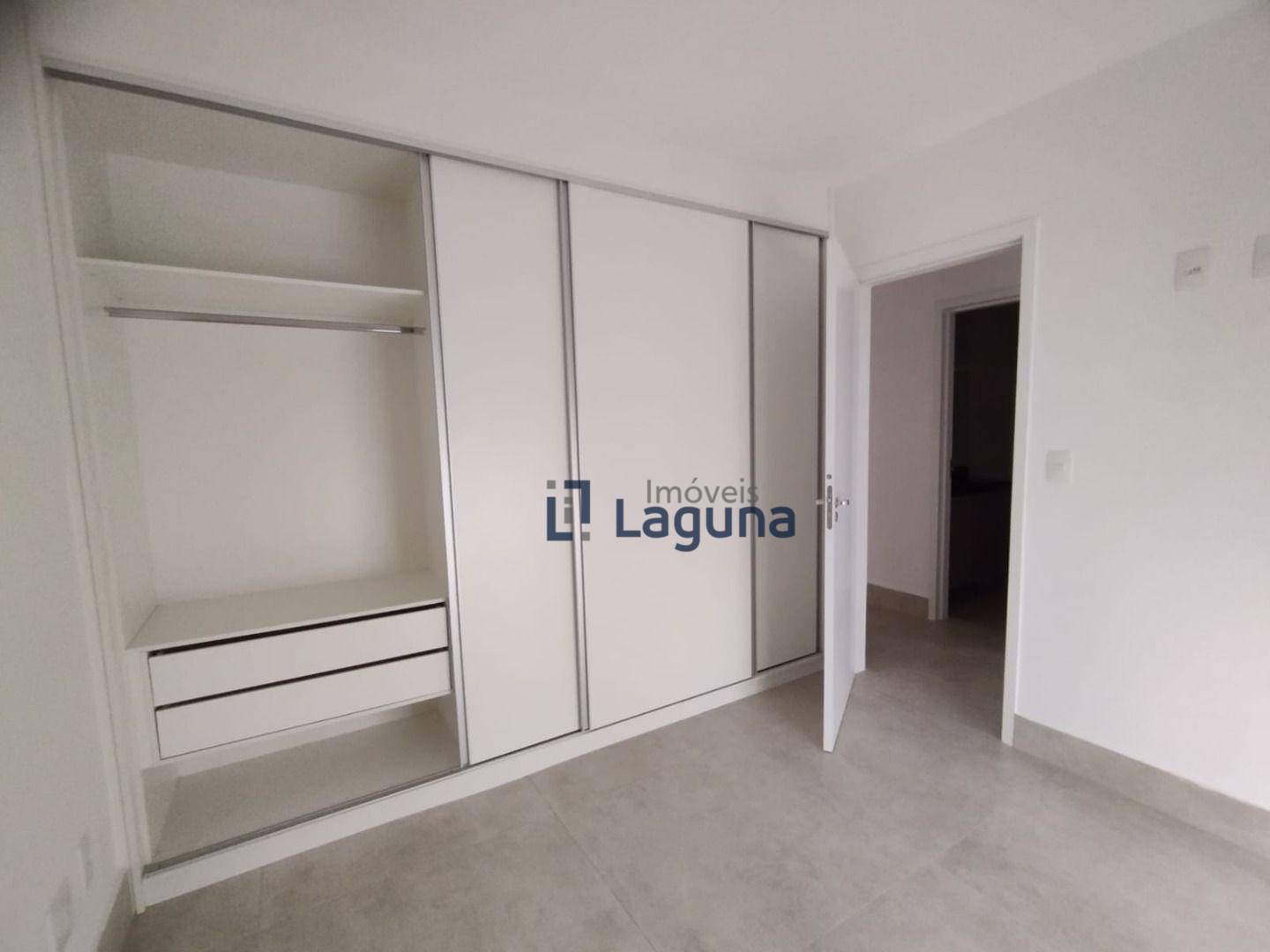 Apartamento para alugar com 2 quartos, 70m² - Foto 17