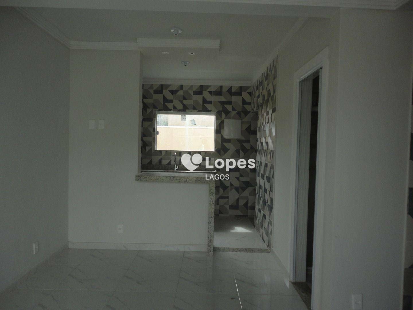 Casa à venda com 2 quartos, 57m² - Foto 4