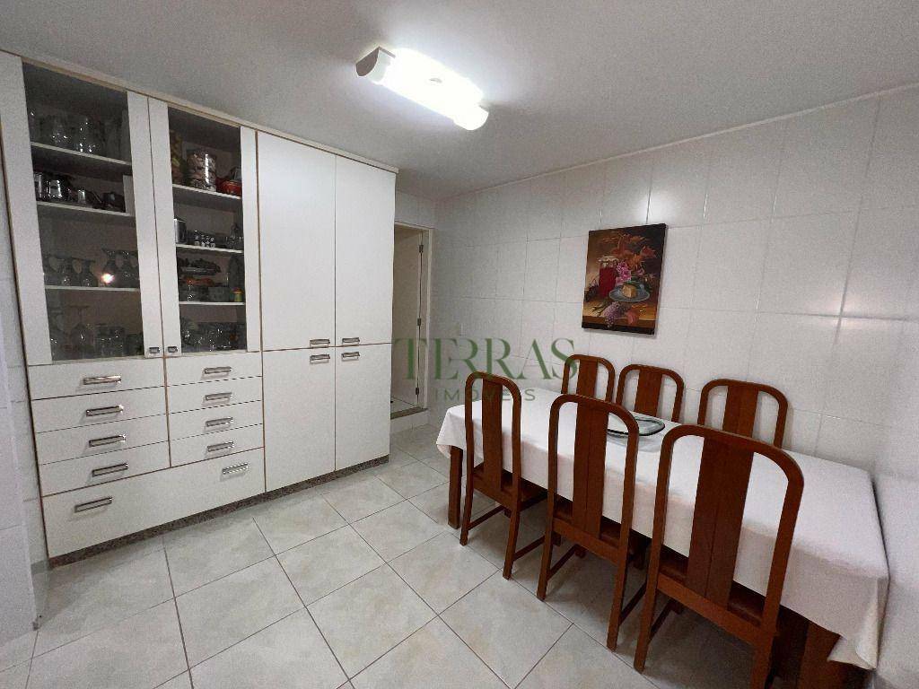 Casa de Condomínio à venda com 5 quartos, 212m² - Foto 9