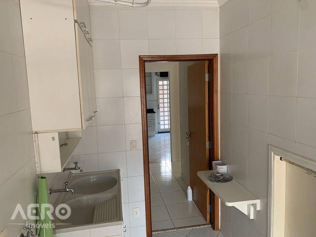 Casa à venda com 4 quartos, 160m² - Foto 8