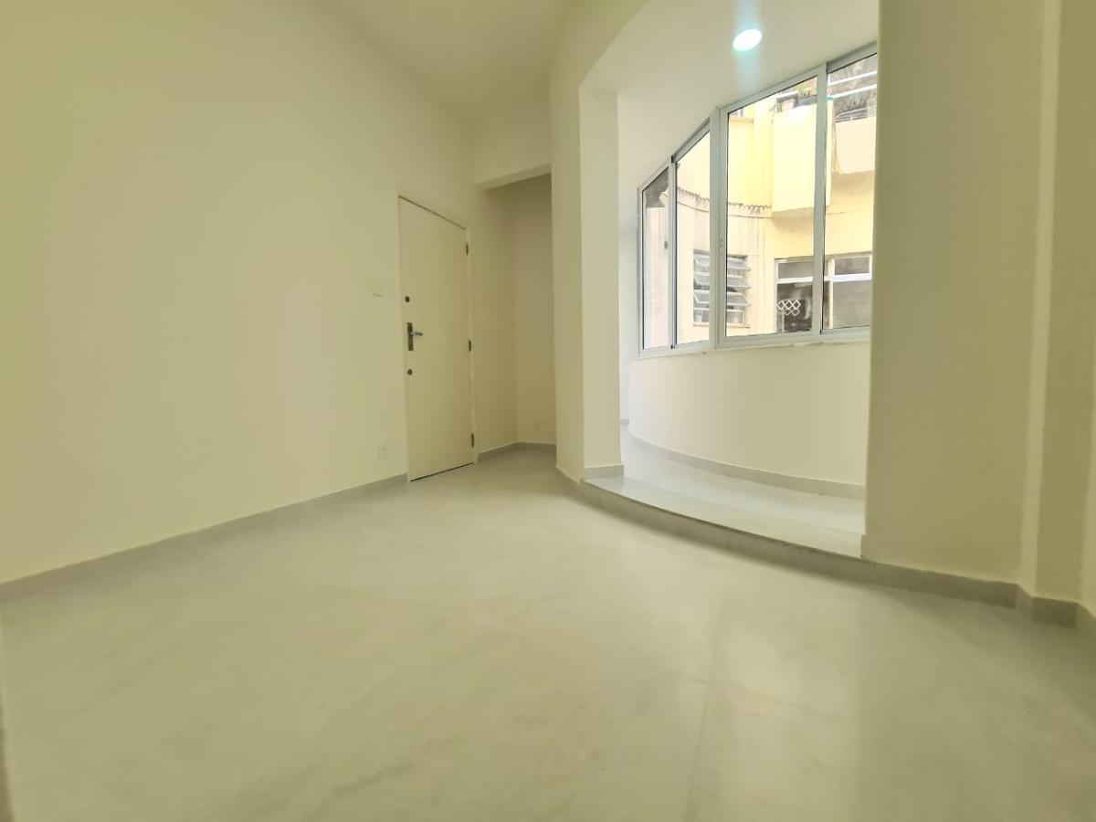 Apartamento à venda com 1 quarto, 40m² - Foto 1