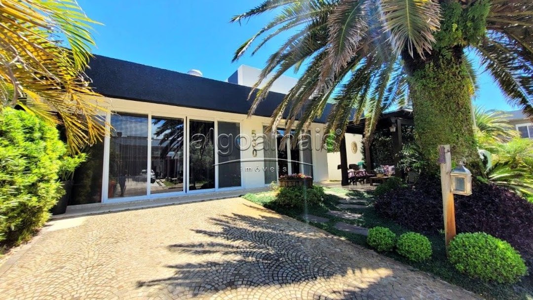 Casa de Condomínio à venda com 3 quartos, 150m² - Foto 1