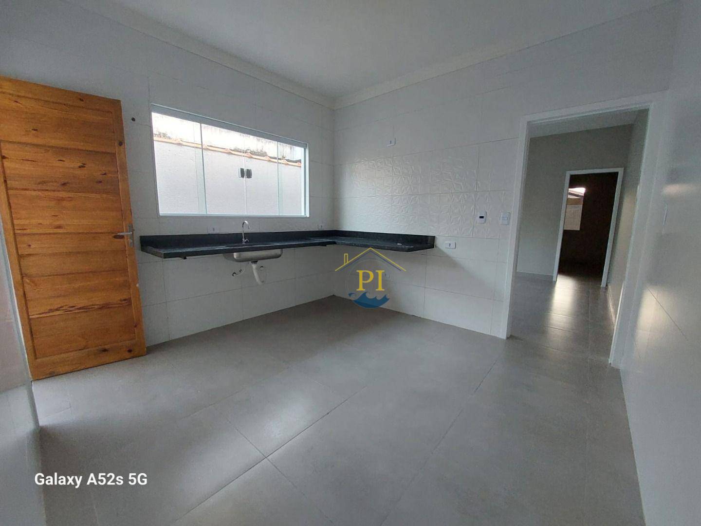 Casa à venda com 2 quartos, 70m² - Foto 8