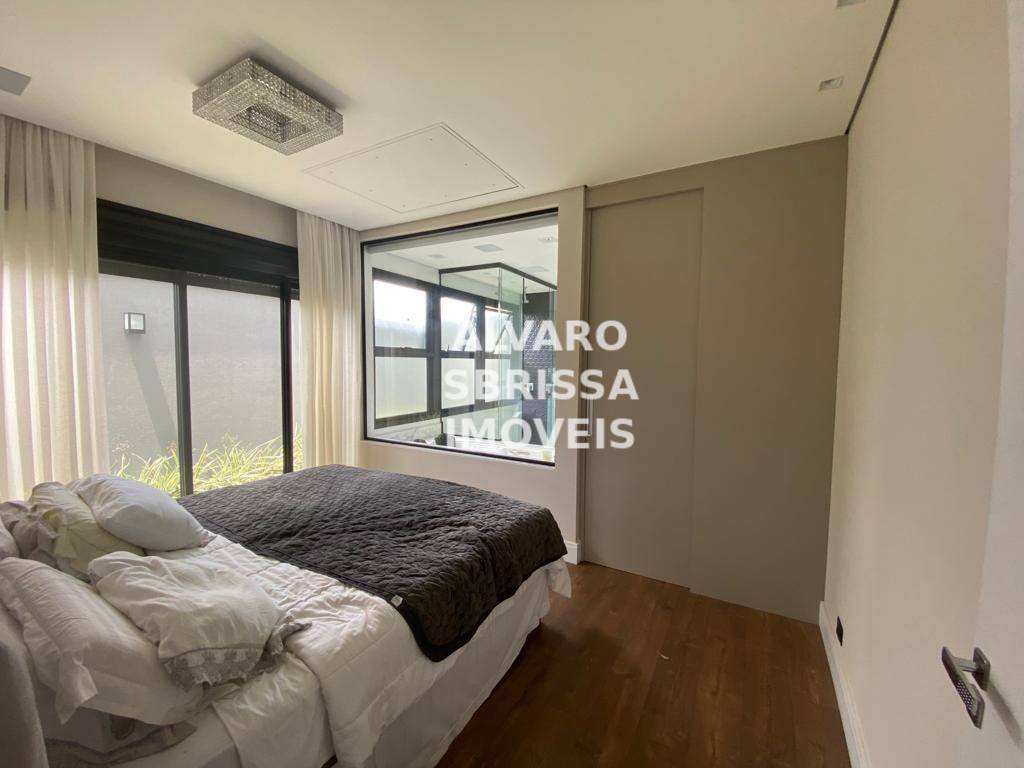 Casa de Condomínio à venda com 3 quartos, 218m² - Foto 3