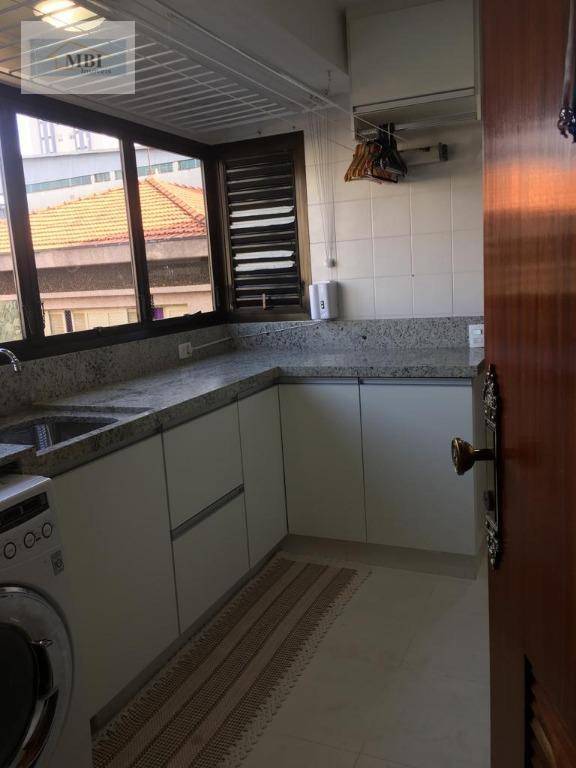 Apartamento à venda com 3 quartos, 152m² - Foto 7