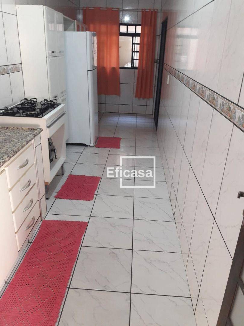 Casa à venda com 3 quartos, 140m² - Foto 1